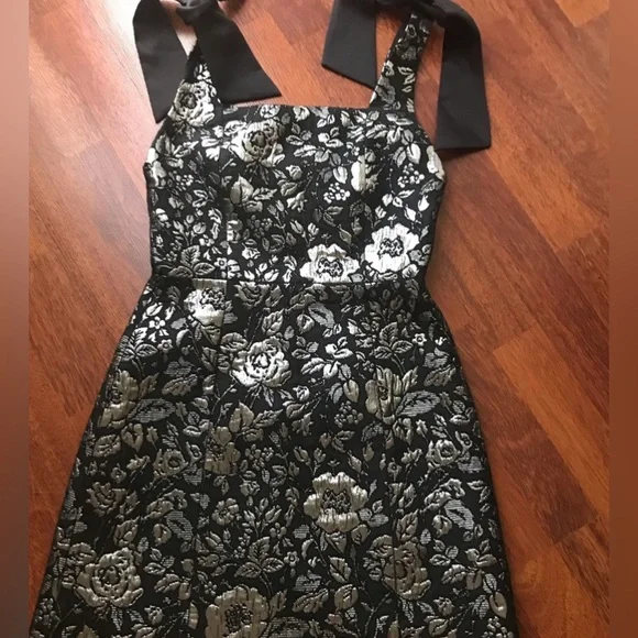 NWOT Alice + Olivia Maryann Metallic Jacquard Bow Tie Shoulder Dress 0 - Picture 14 of 16
